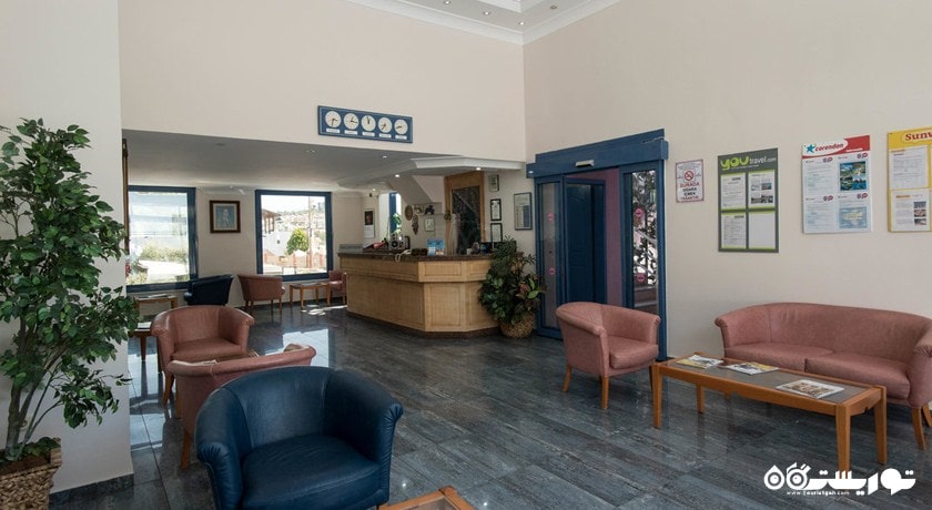 محوطه لابی و میز پذیرش هتل